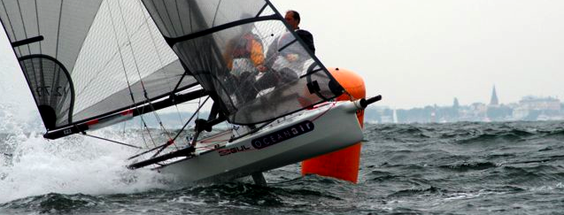 14 rounding a mark at the 2008 Worlds