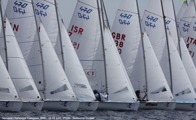 470s fighting to hold their lane off a Hyeres start